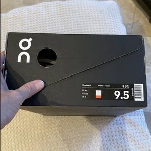 ON Mens Cloudswift White Flame Sneakers Sz 9.5